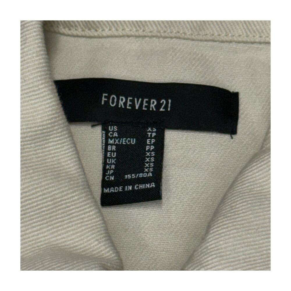 Forever 21 Cropped Cream Raw Hem Snap Jacket XS - Picture 2 of 7